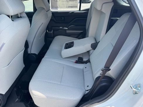 New 2026 Toyota 4Runner SR5 AWD/4WD image 11