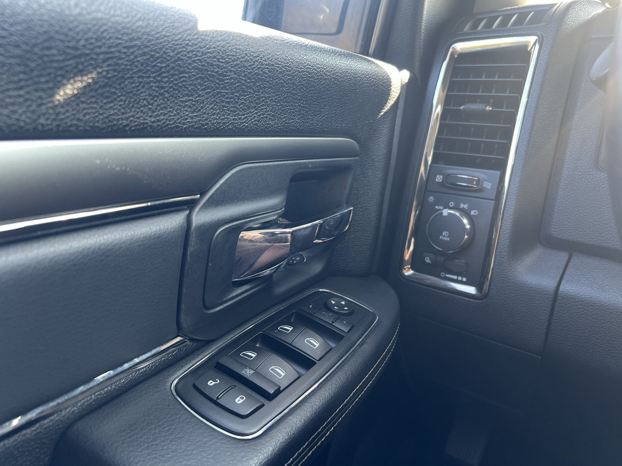 Used 2015 RAM 1500 Sport w/ Remote Start & Security Group AWD/4WD image 21
