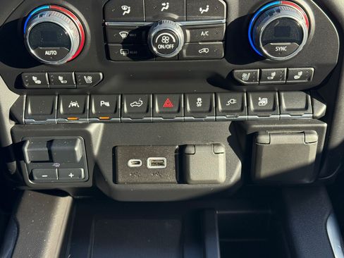 Used 2022 Chevrolet Silverado 1500 LTZ w/ Technology Package image 29