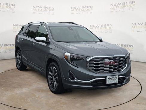 Used 2020 GMC Terrain Denali w/ LPO, Floor Liner Package FWD image 7