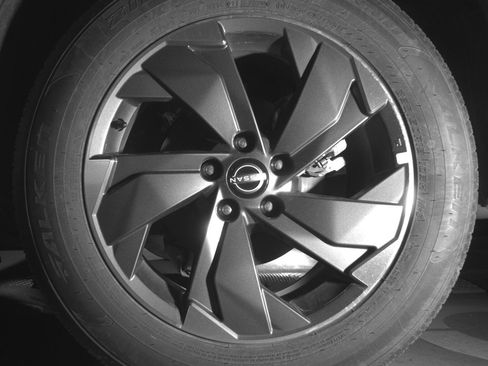 Used 2025 Nissan Rogue SV image 14