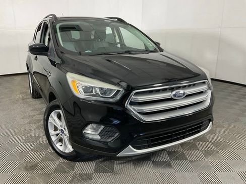 Used 2017 Ford Escape SE w/ Equipment Group 201A image 10