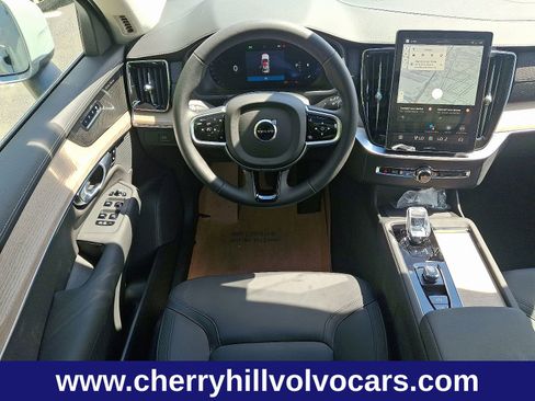 New 2026 Volvo XC90 B6 Plus w/ Protection Package Premier image 11