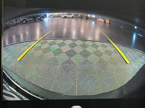 Used 2019 Volvo XC40 T5 R-Design image 21