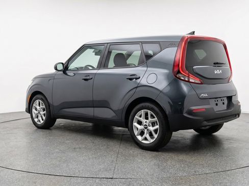Used 2025 Kia Soul LX w/ LX Technology Package FWD image 6