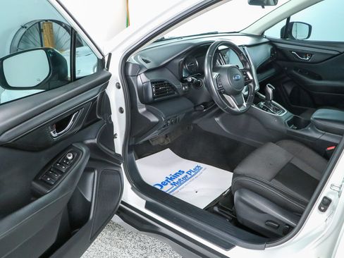 Used 2022 Subaru Outback Premium AWD/4WD image 3