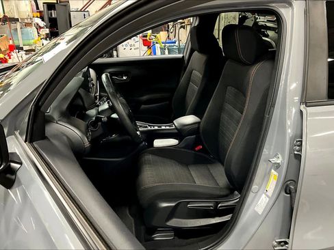 Used 2023 Honda HR-V Sport image 8