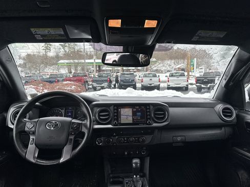 Used 2020 Toyota Tacoma TRD Sport image 13