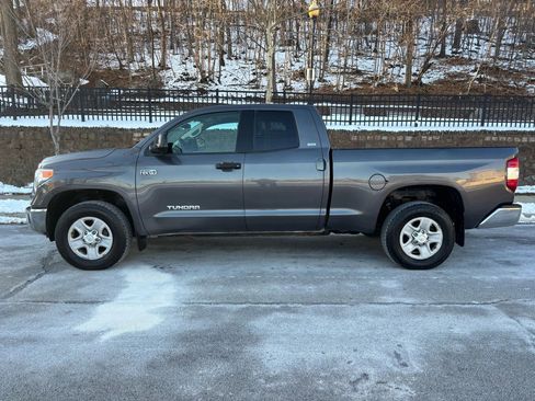 Used 2016 Toyota Tundra SR5 image 4