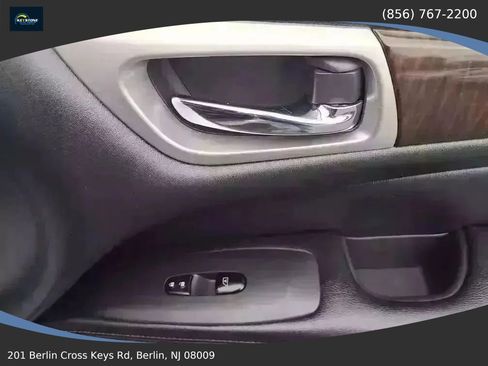 Used 2014 Nissan Pathfinder Platinum w/ Cargo Package image 27