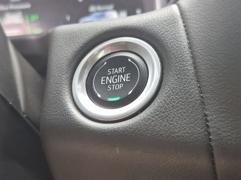 Used 2024 GMC Yukon SLT AWD/4WD image 9
