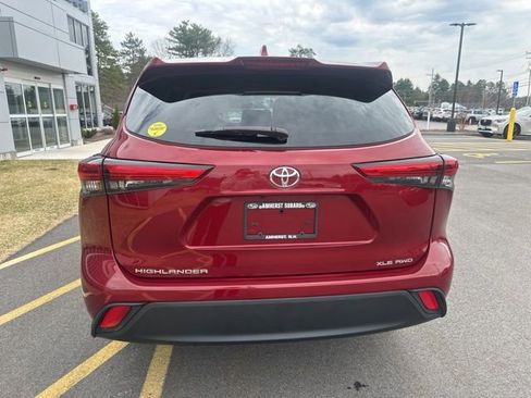 Used 2022 Toyota Highlander XLE image 6