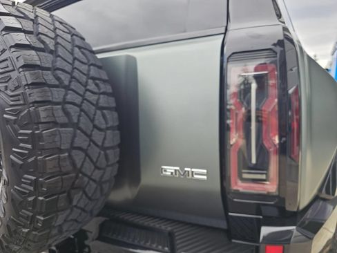 Used 2024 GMC Hummer EV 3X w/ Extreme Off-Road Package AWD/4WD image 17