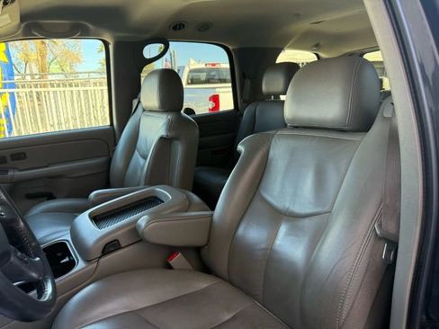 Used 2005 GMC Yukon SLT w/ SLT Preferred Equipment Group image 17