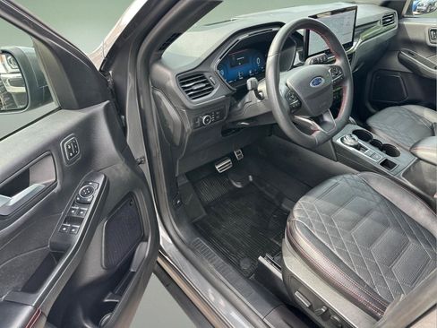 Used 2023 Ford Escape ST-Line Elite w/ Premium Technology Package AWD/4WD image 9