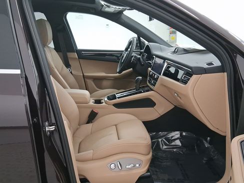 Used 2026 Porsche Macan AWD/4WD image 36