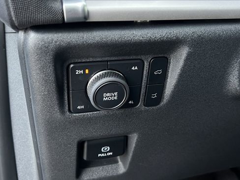 Certified 2025 Ford Expedition Active AWD/4WD image 26