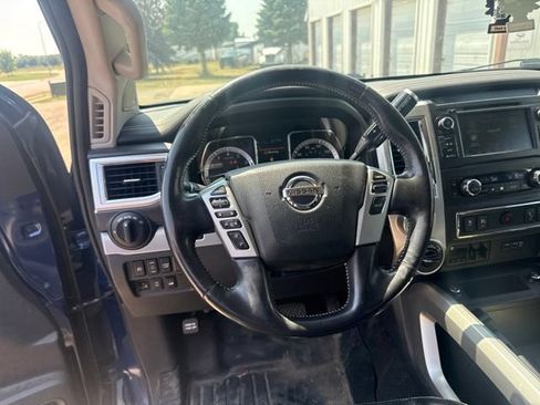 Used 2019 Nissan Titan PRO-4X w/ Pro-4x Convenience Package AWD/4WD image 13