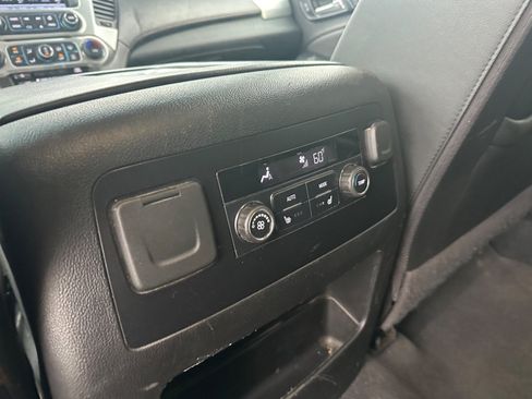 Used 2020 GMC Yukon XL SLT AWD/4WD image 9