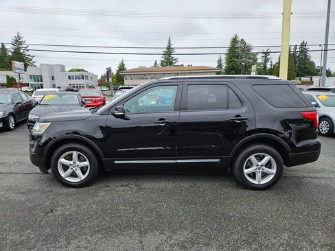 Used 2016 Ford Explorer XLT w/ Equipment Group 202A AWD/4WD image 7
