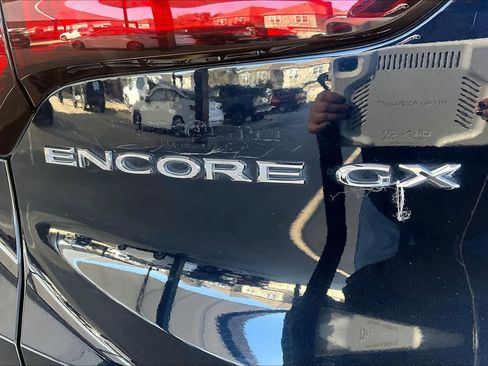 Used 2020 Buick Encore GX Essence w/ Experience Buick Package image 10