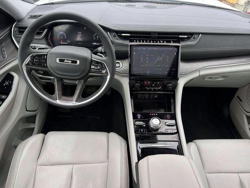 Certified 2023 Jeep Grand Cherokee L Overland w/ Luxury Tech Group IV AWD/4WD image 12