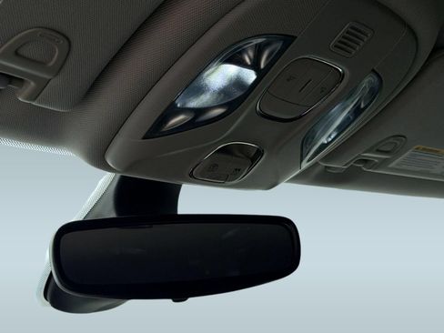 Used 2020 Jeep Compass Latitude FWD image 28