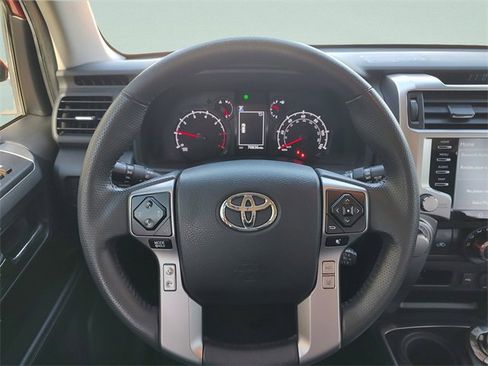 Used 2021 Toyota 4Runner SR5 Premium image 14