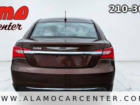 Used 2012 Chrysler 200 LX FWD image 4