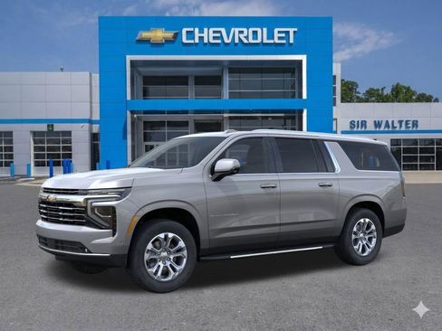 New 2026 Chevrolet Suburban LT image 3