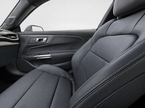 Used 2025 Ford Mustang GT Premium RWD image 14
