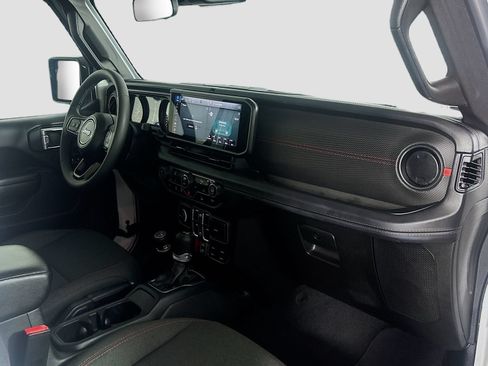 Used 2025 Jeep Wrangler Unlimited Rubicon AWD/4WD image 27
