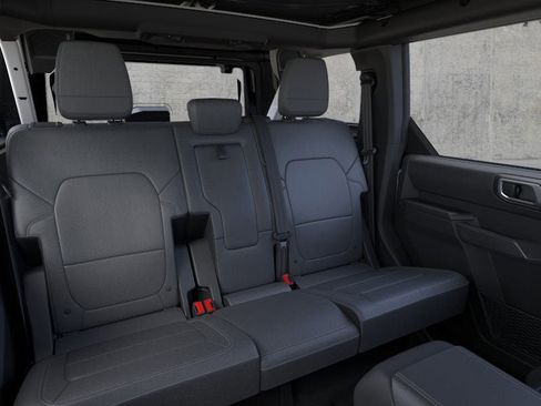 New 2025 Ford Bronco Outer Banks w/ Sasquatch Package image 11