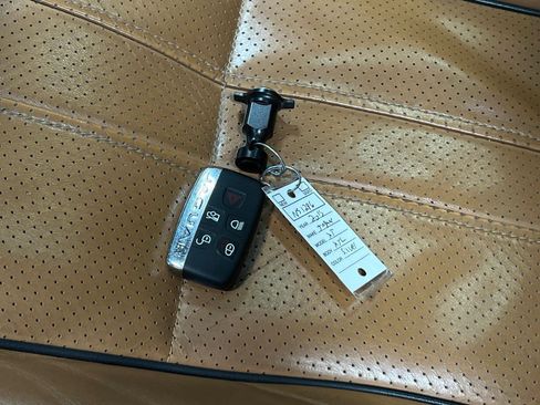 Used 2015 Jaguar XJ L Portfolio AWD/4WD image 40