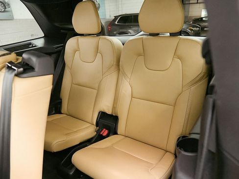 Certified 2023 Volvo XC90 B6 Ultimate w/ Protection Package Premier image 24