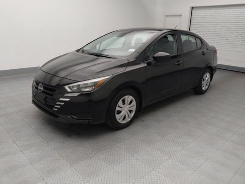 Used 2025 Nissan Versa S w/ Trunk Package FWD image 2