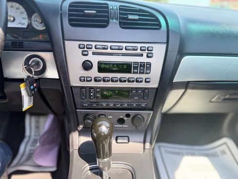 Used 2005 Ford Thunderbird RWD image 16