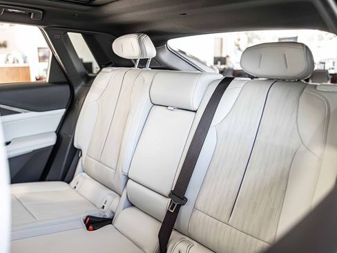 Used 2024 Cadillac Lyriq Sport image 34