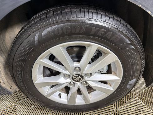 Used 2025 Toyota Camry LE image 19