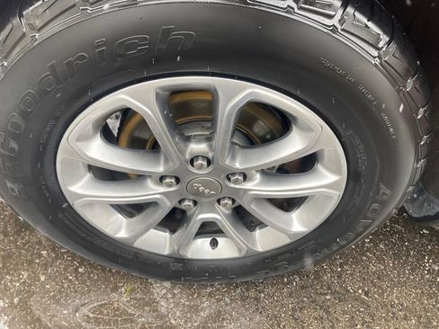 Used 2015 Jeep Grand Cherokee Limited image 33