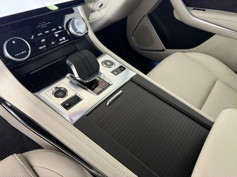 Used 2025 Jaguar F-PACE R-Dynamic S image 22