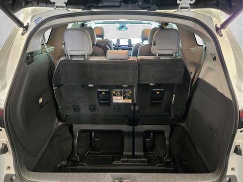 Used 2021 Toyota Sienna XLE FWD image 19