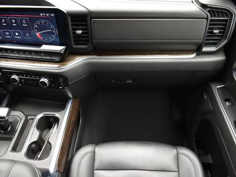 Used 2022 GMC Sierra 1500 Elevation w/ Elevation Premium Package image 39