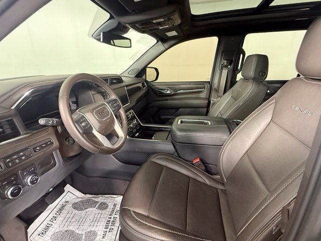 Used 2024 GMC Yukon Denali AWD/4WD image 16