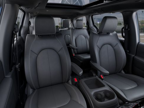 New 2025 Chrysler Pacifica Select image 49