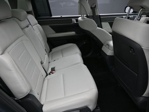 Used 2024 Hyundai Santa Fe Limited image 32