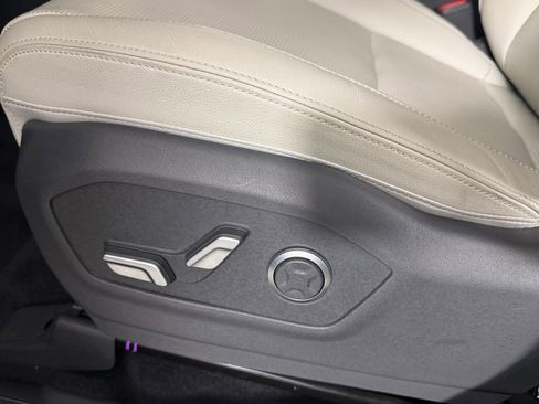 Used 2025 Hyundai Santa Fe Limited FWD image 25