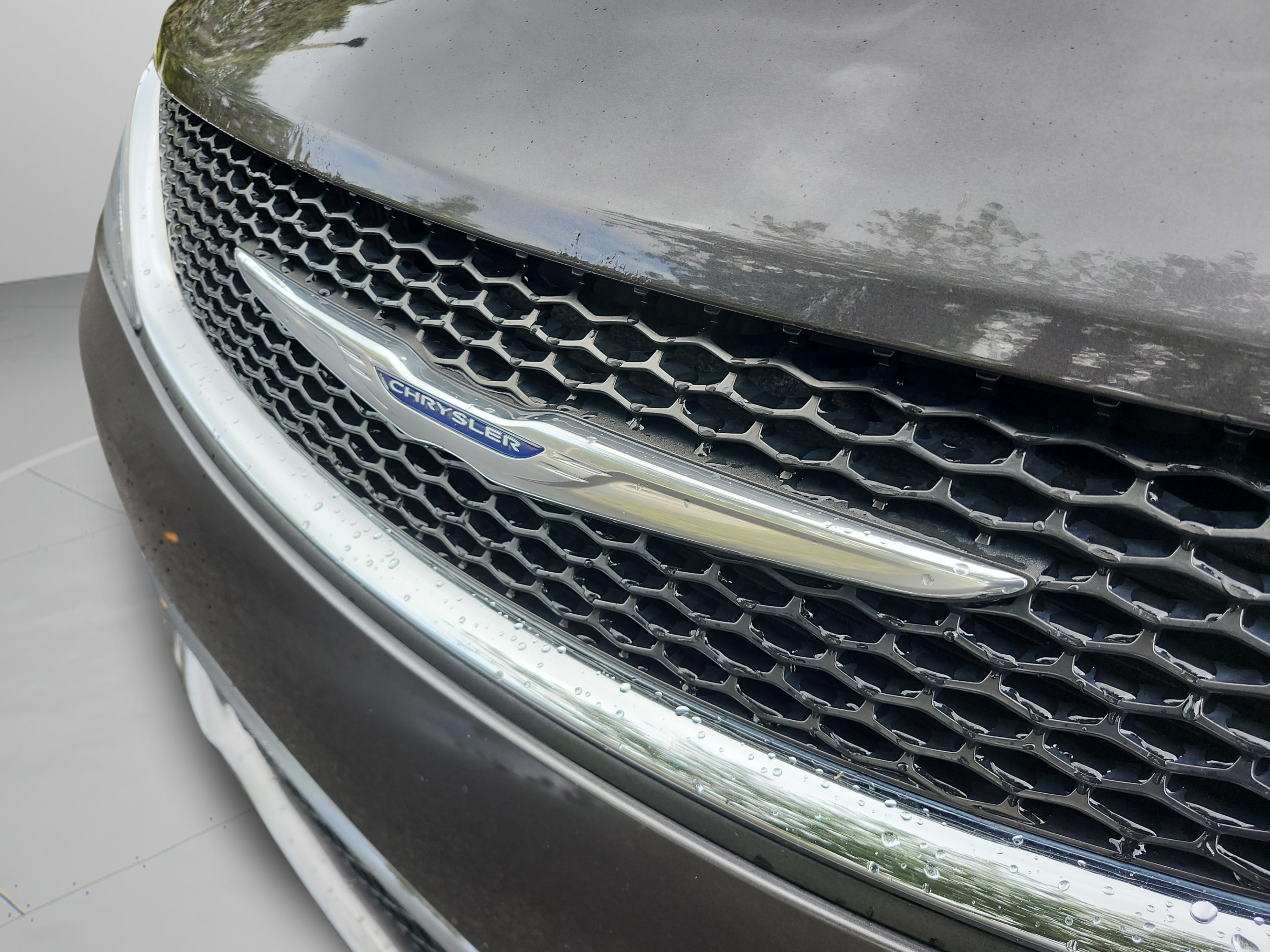Used 2017 Chrysler Pacifica Limited FWD image 31