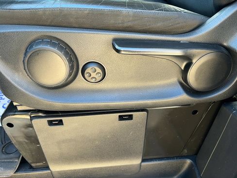 Used 2016 Mercedes-Benz Metris Passenger image 19