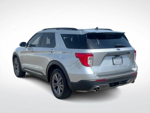 Used 2023 Ford Explorer XLT w/ Equipment Group 202A AWD/4WD image 6